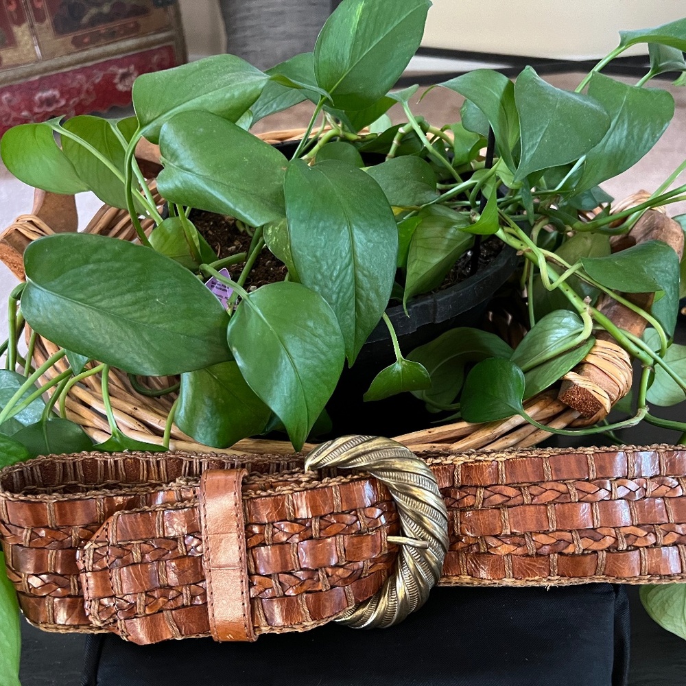 VINTAGE ~ WIDE WOVEN LEATHER BELT ~ women’s